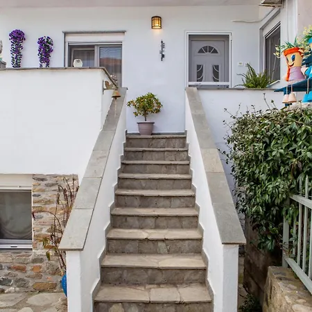 Gospodarstwo wiejskie Titika House